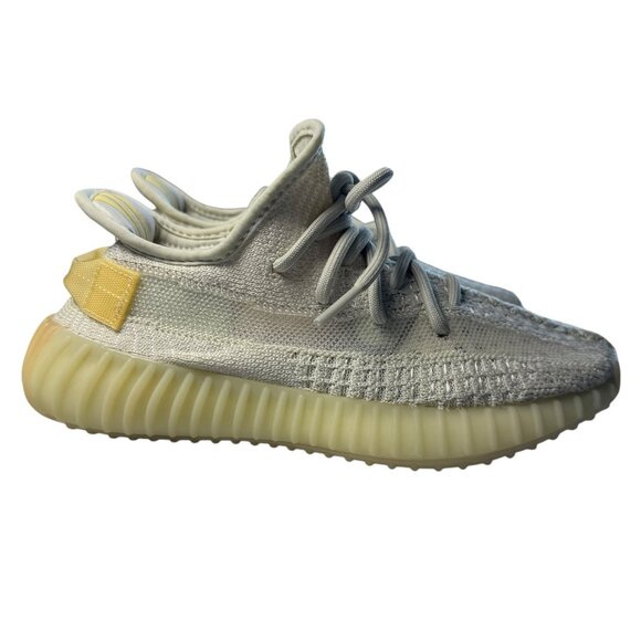 Adidas Yeezy Boost 350 V2 low sneaker Light Reflective Size 4 Men’s Women’s 5.5 - Picture 1 of 15